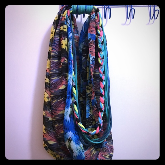 Infinity Scarf - Picture 1 of 4